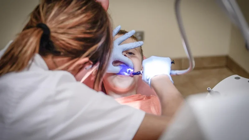Clinica Poloneză w UK: Bezbolesne Znieczulenie w Stomatologii